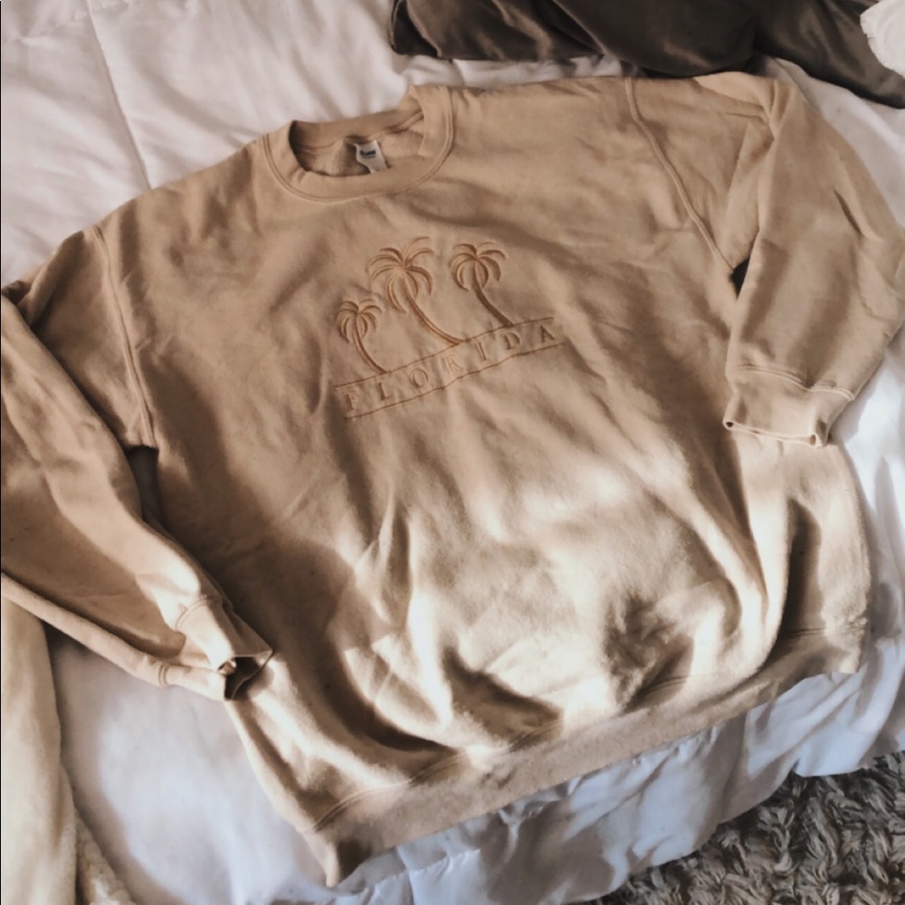 Vintage embroidered crewneck